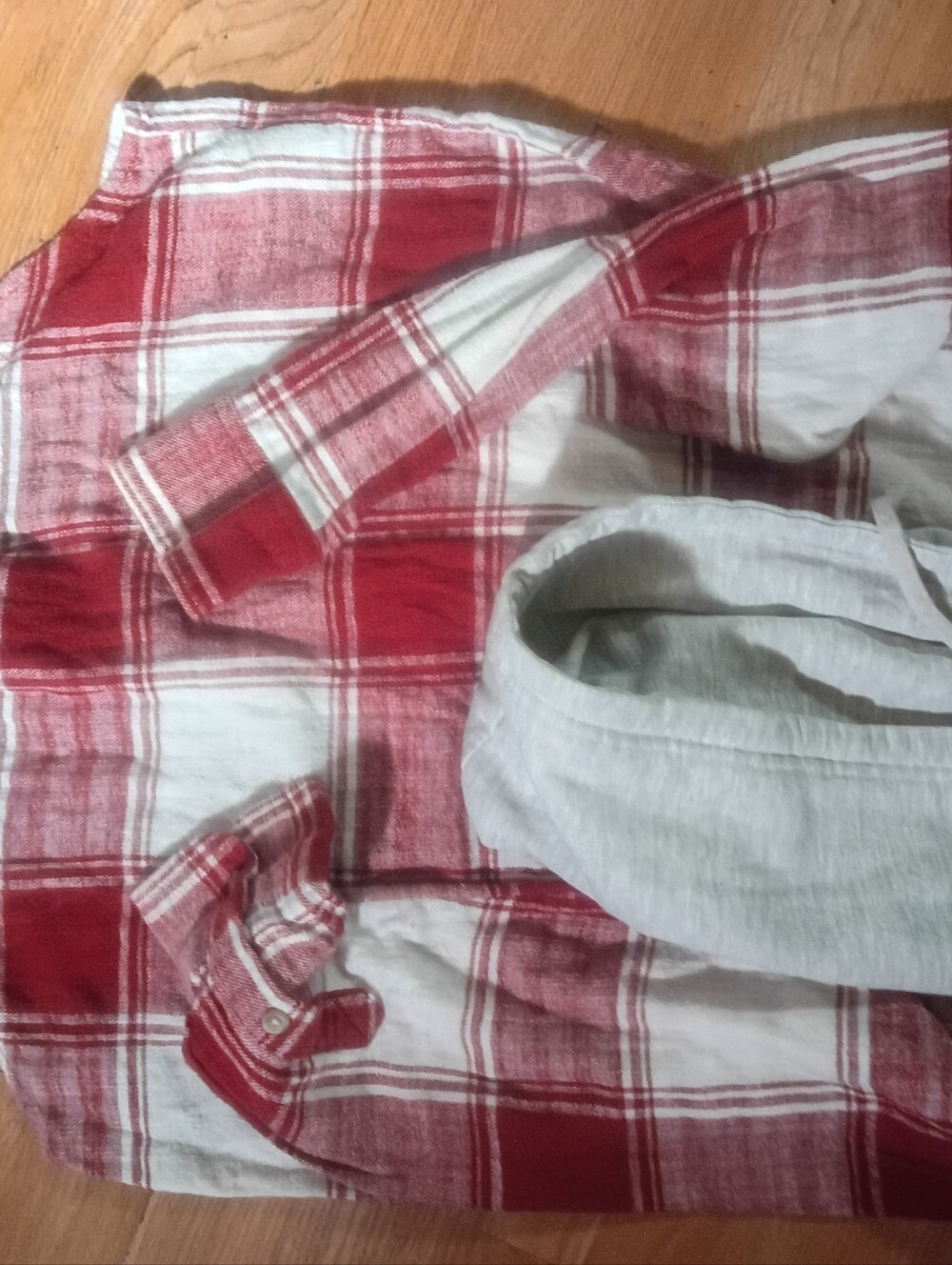 Womens Red Plaid Hooded Button-Up Shirt - Picture 3 of 3